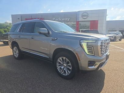 Used 2025 GMC Yukon Denali w/ Sun & Power Step Package