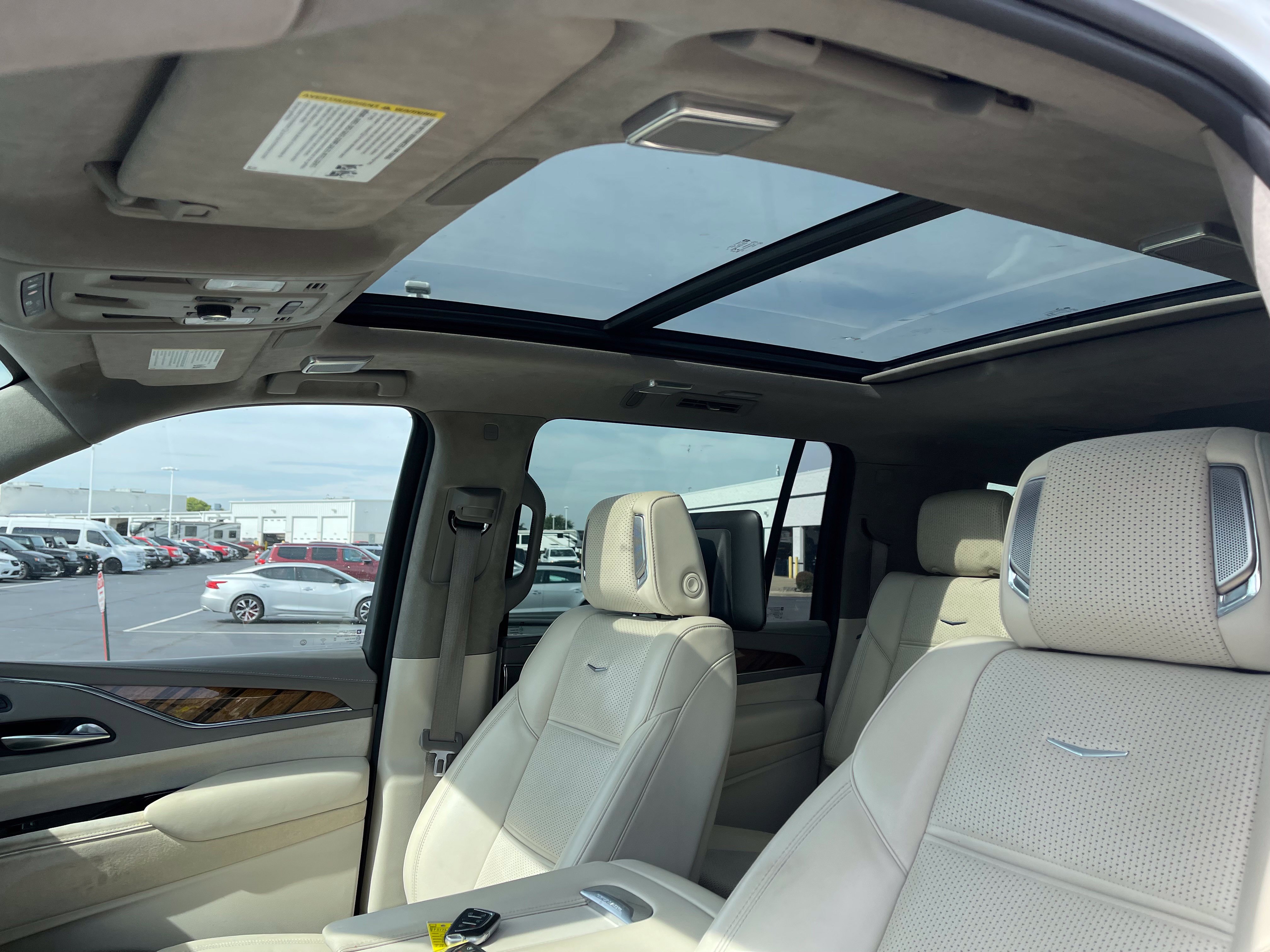 Used 2021 Cadillac Escalade ESV Sport Platinum w/ Heavy-Duty Trailer Package AWD/4WD image 14