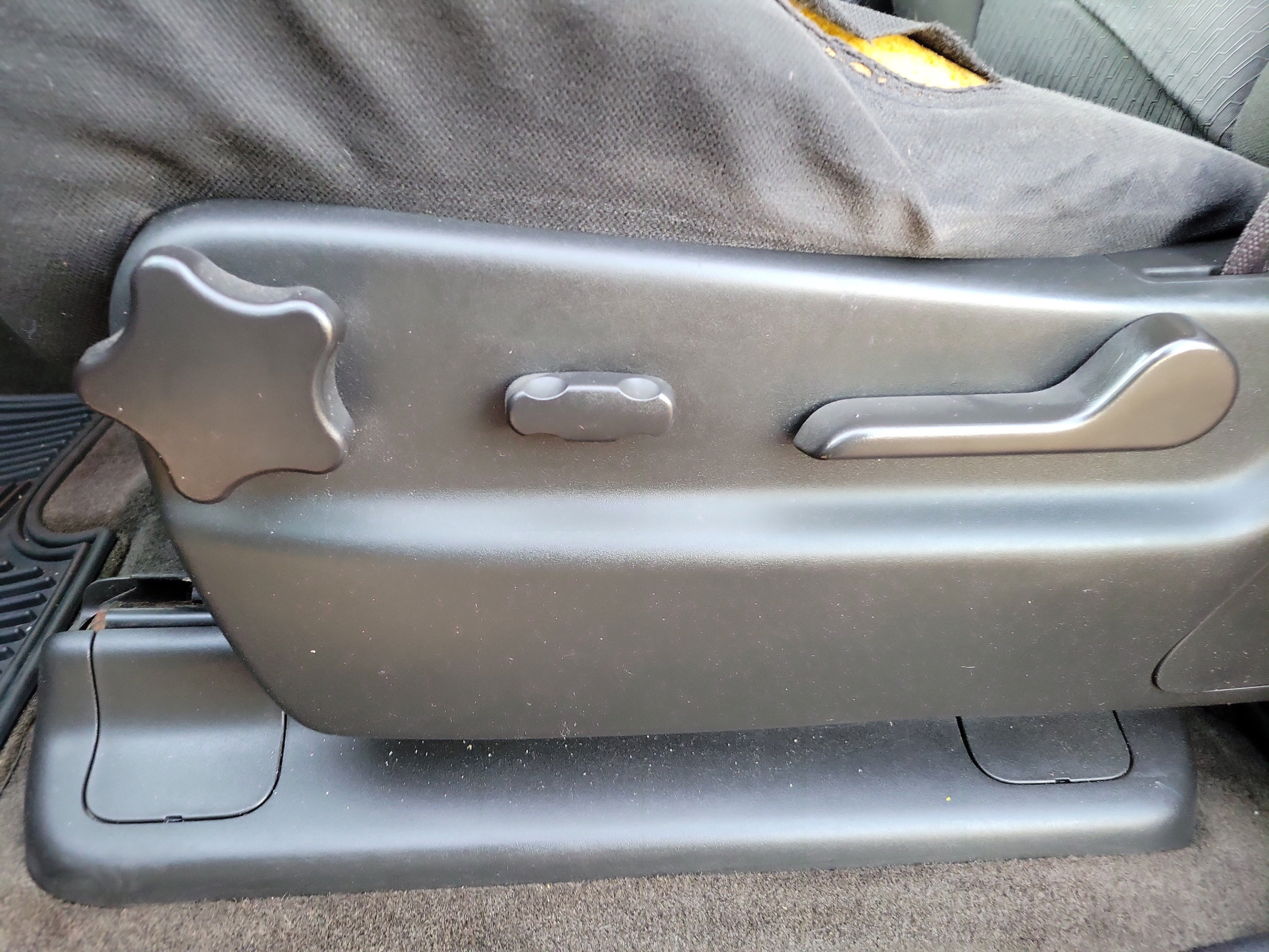 Used 2011 Chevrolet Avalanche LS w/ Regional Value Package AWD/4WD image 19