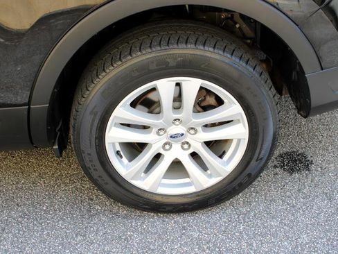 Used 2018 Ford Explorer XLT w/ Equipment Group 201A image 24