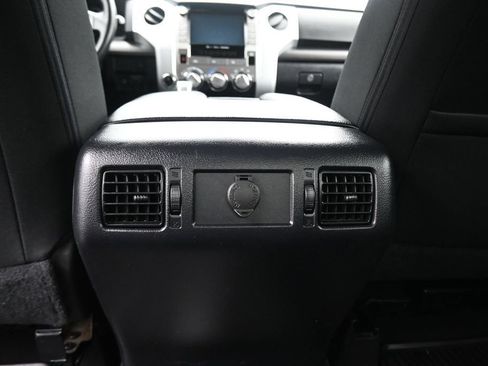 Used 2020 Toyota Tundra SR5 w/ SR5 Convenience Package AWD/4WD image 32