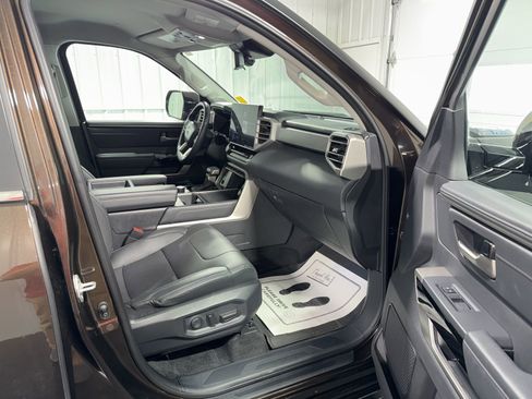 Used 2024 Toyota Tundra Limited AWD/4WD image 10