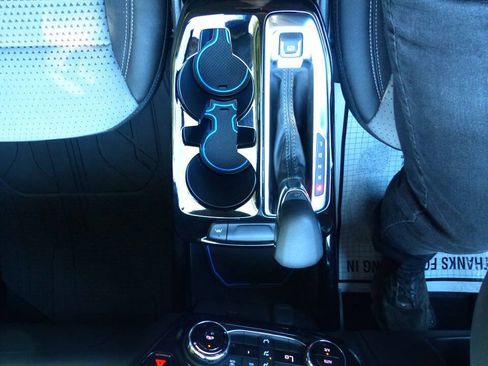 Used 2025 Chevrolet Trax LT image 30