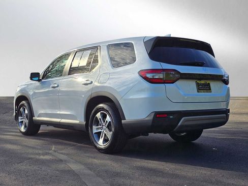 Used 2025 Honda Pilot EX-L image 5