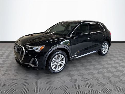 Used 2025 Audi Q3 2.0T Premium w/ Convenience Package AWD/4WD image 3