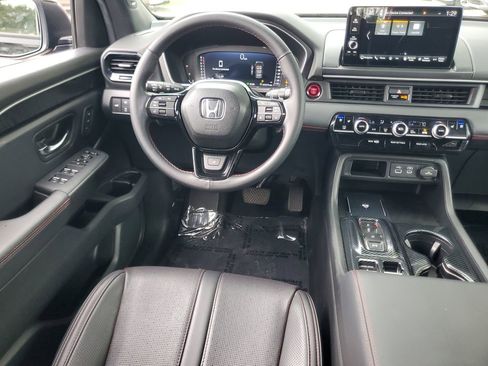 Used 2025 Honda Pilot Black Edition image 16