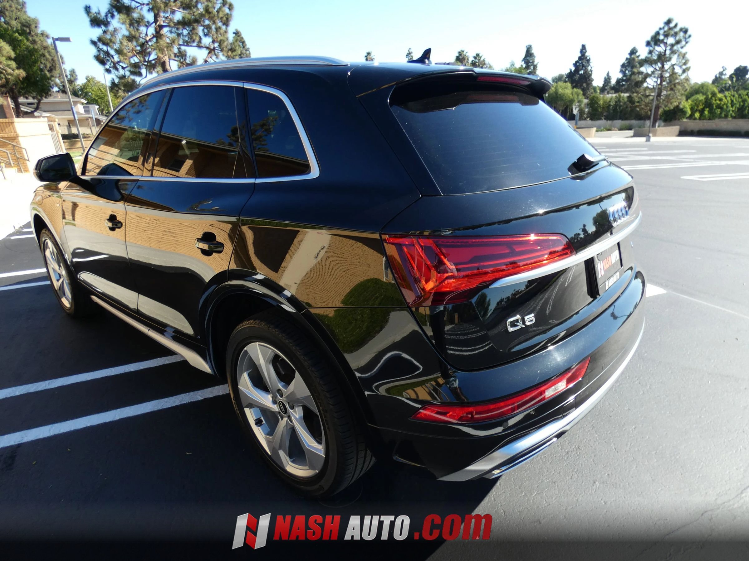 Used 2022 Audi Q5 2.0T Premium Plus w/ Premium Plus Package AWD/4WD image 12