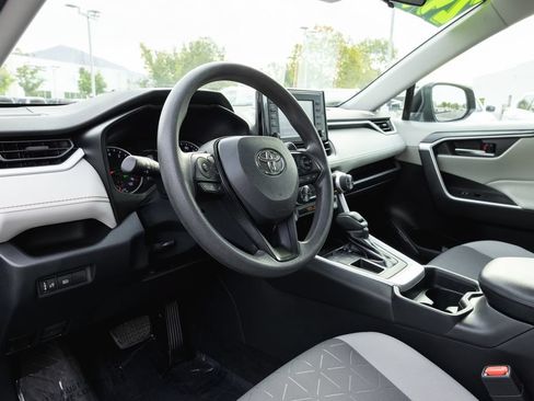 Certified 2020 Toyota RAV4 XLE w/ Carpet Mat Package FWD image 10
