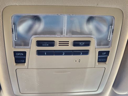 Used 2018 Toyota Highlander XLE image 33