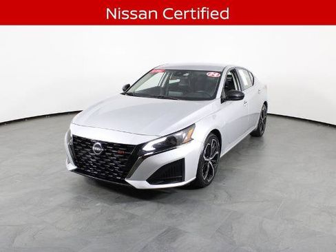 Certified 2024 Nissan Altima 2.5 SR image 2