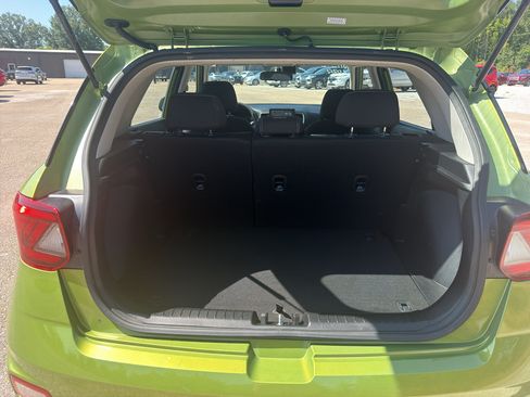 Used 2020 Hyundai Venue SEL FWD image 7