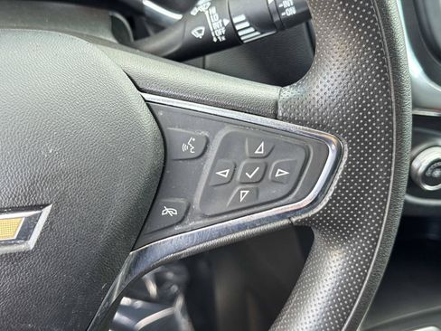 Used 2020 Chevrolet Equinox LT FWD image 12
