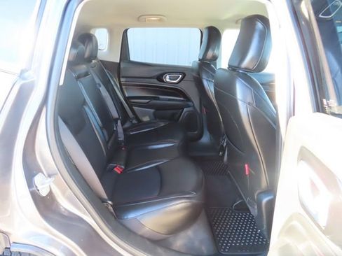 Used 2022 Jeep Compass Trailhawk AWD/4WD image 28