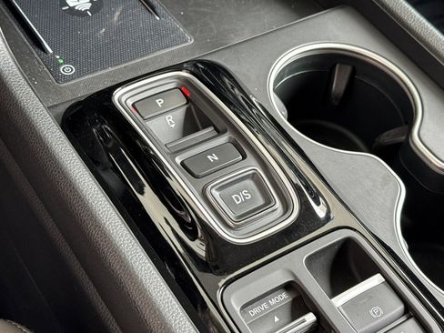 Certified 2023 Honda Pilot Touring image 17
