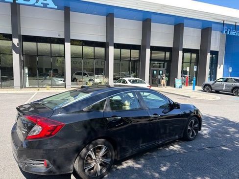 Used 2017 Honda Civic Touring image 10