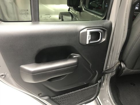 Used 2021 Jeep Wrangler Unlimited Sport image 18