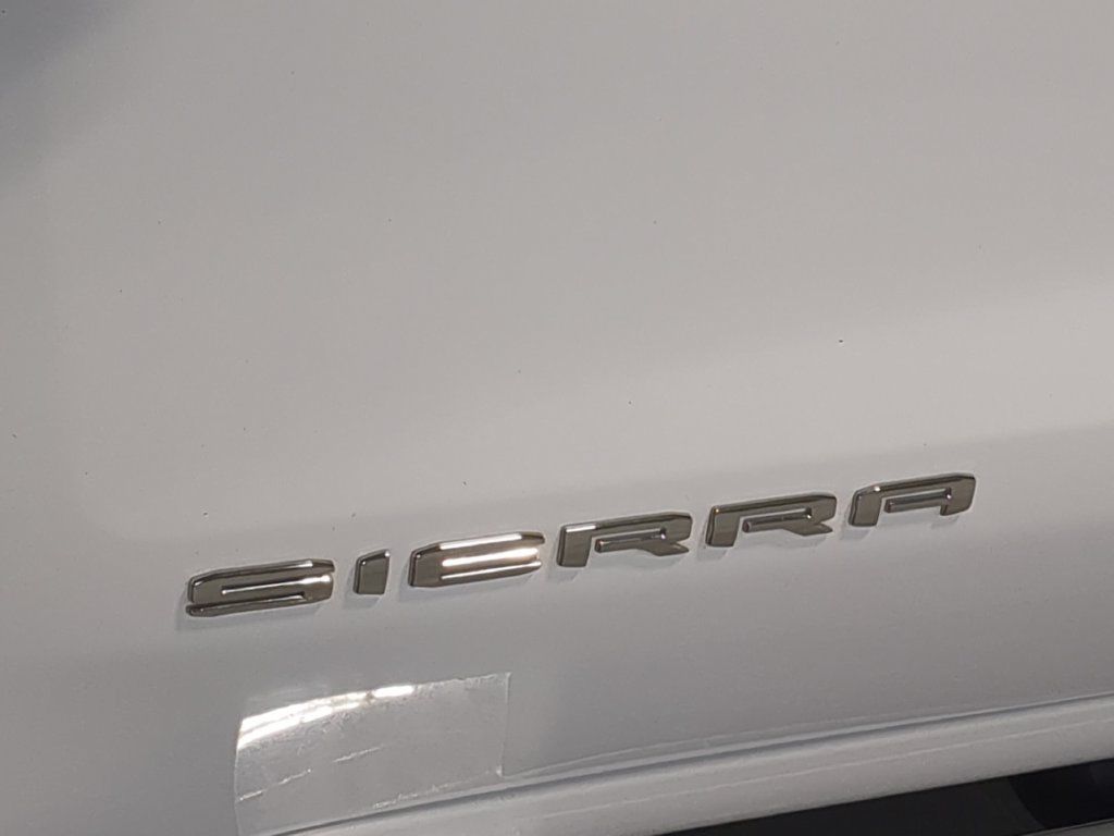 Used 2021 GMC Sierra 1500 SLT w/ SLT Premium Plus Package AWD/4WD image 16