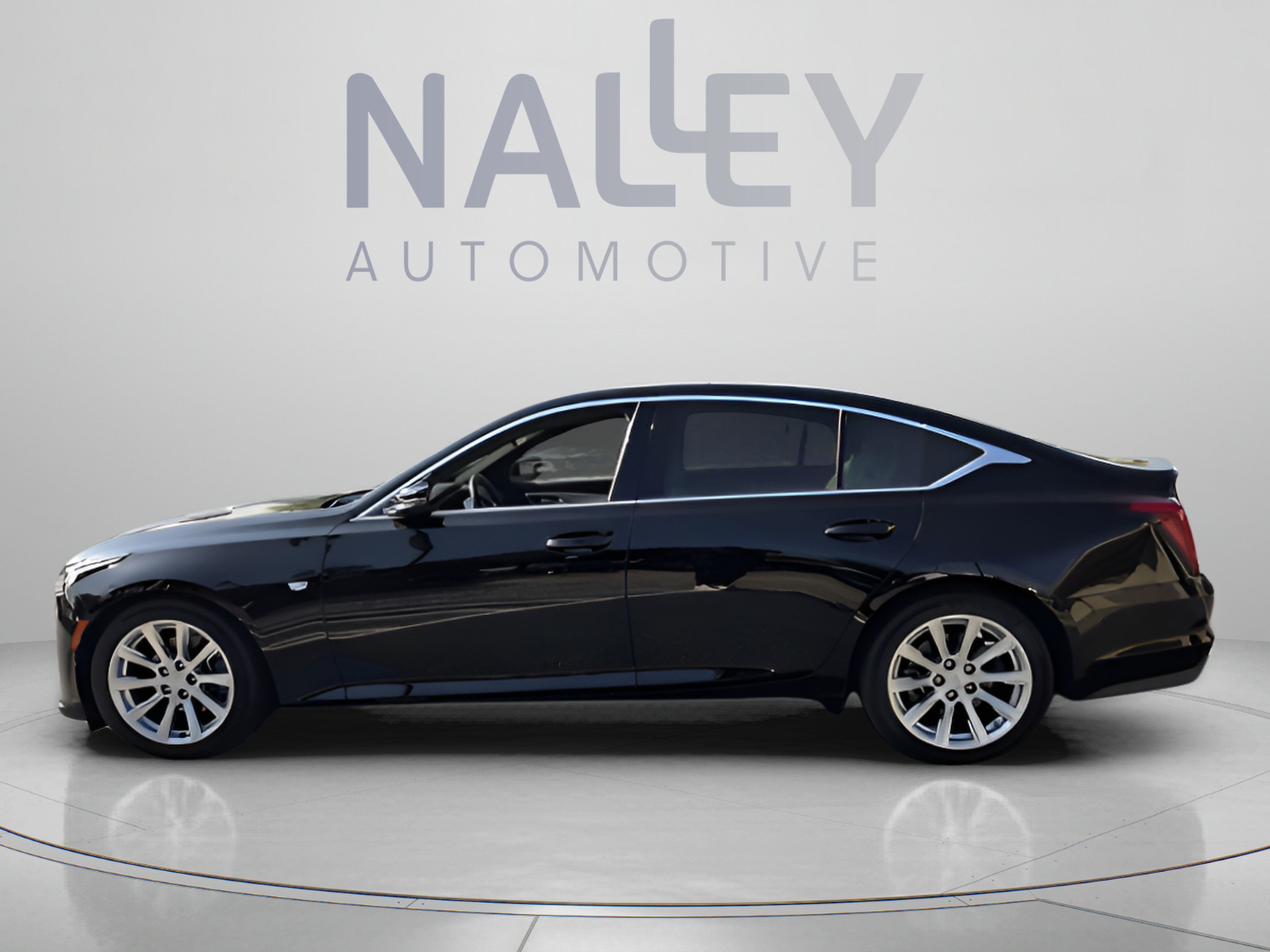 Used 2024 Cadillac CT5 Luxury RWD image 2