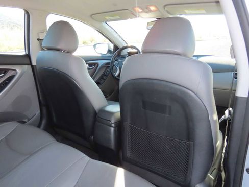 Used 2015 Hyundai Elantra Limited image 26