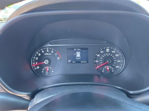Used 2022 Kia Soul LX w/ Technology Package FWD image 17