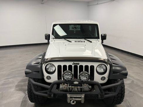 Used 2015 Jeep Wrangler Unlimited Sahara AWD/4WD image 12