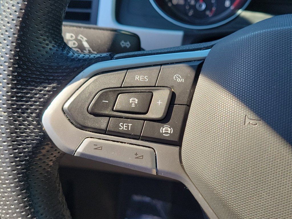 Used 2021 Volkswagen Atlas SE w/ Panoramic Sunroof Package FWD image 9