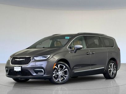 Used 2021 Chrysler Pacifica Pinnacle
