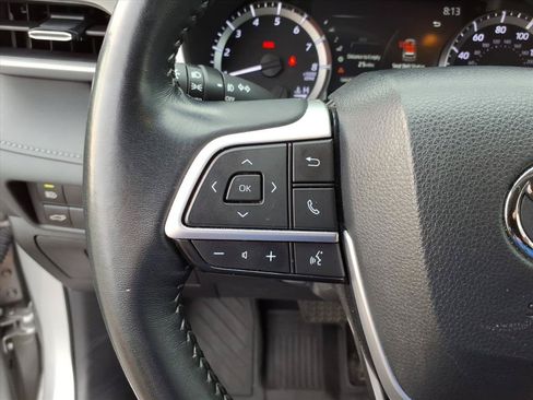Used 2023 Toyota Highlander XLE AWD/4WD image 31