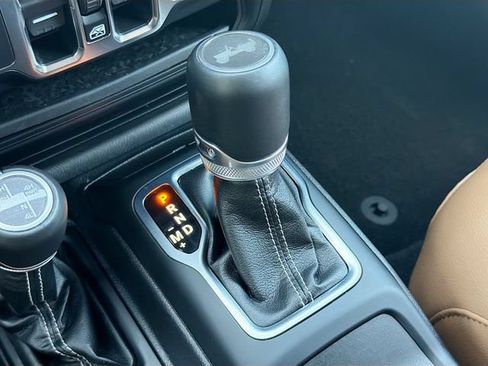 Used 2023 Jeep Wrangler Unlimited Sahara AWD/4WD image 28