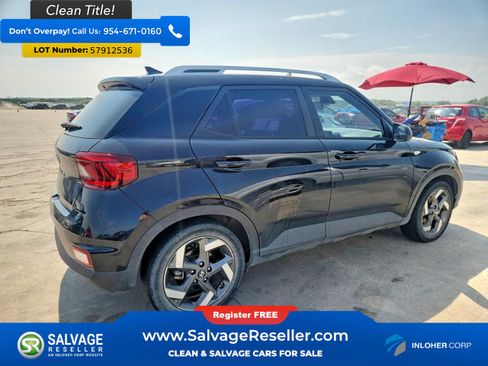 Used 2022 Hyundai Venue SEL FWD image 4