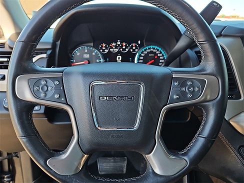 Used 2018 GMC Yukon Denali w/ Denali Ultimate Package image 25