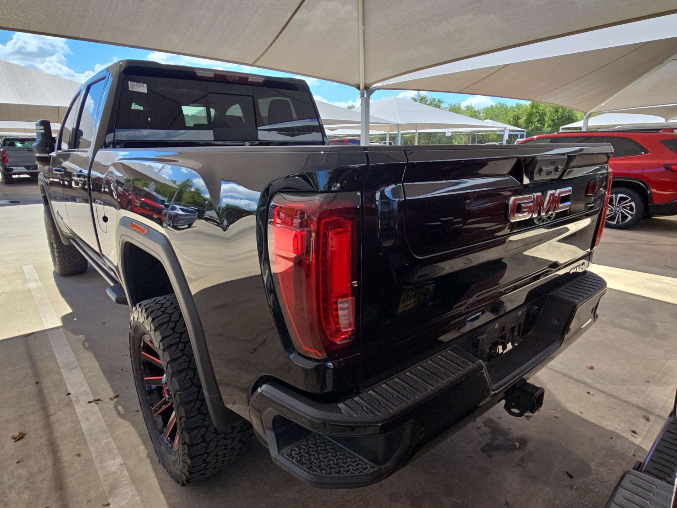 Used 2021 GMC Sierra 2500 AT4 w/ AT4 Premium Plus Package AWD/4WD image 5