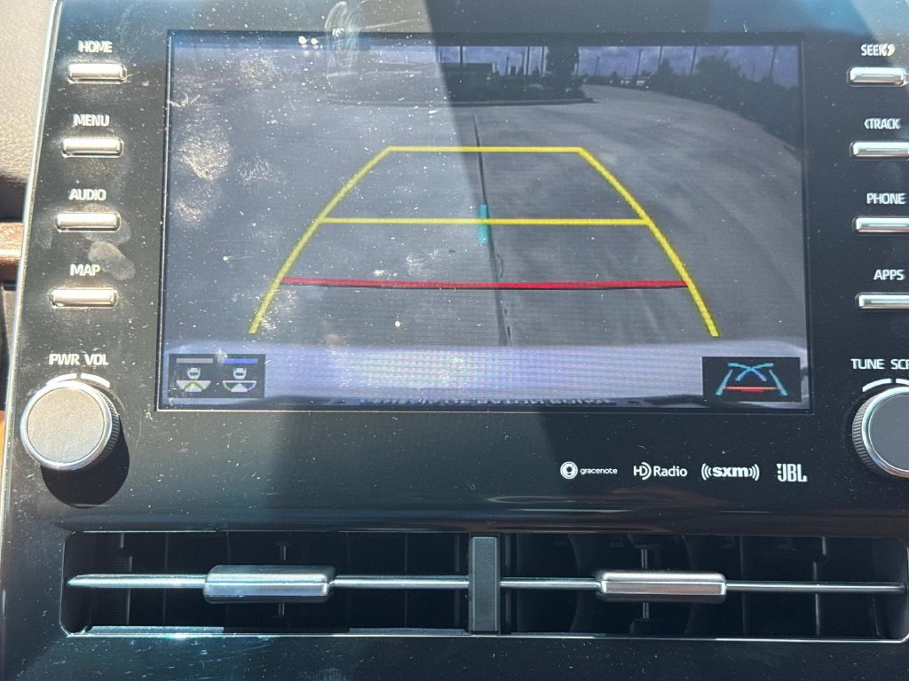 Used 2019 Toyota Avalon Limited FWD image 28