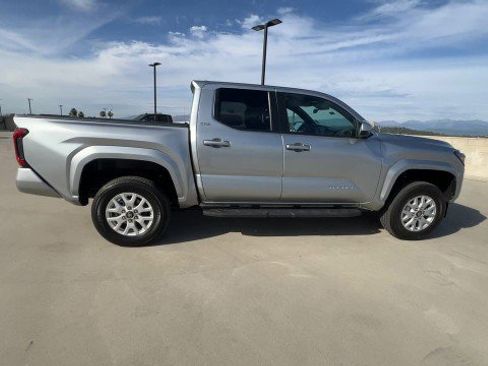 Used 2024 Toyota Tacoma SR5 image 9