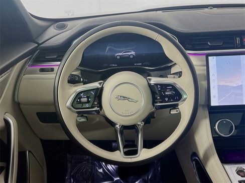 Used 2025 Jaguar F-PACE R-Dynamic S image 11