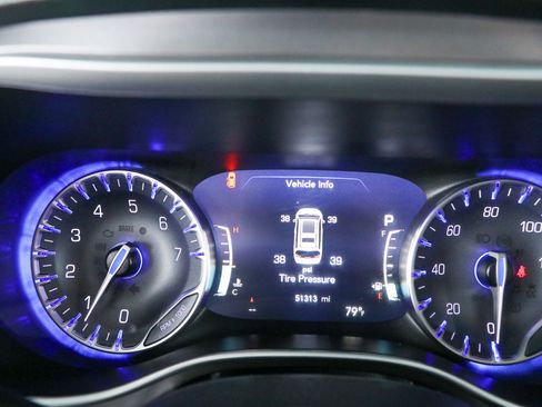 Used 2024 Chrysler Pacifica Touring-L FWD image 15