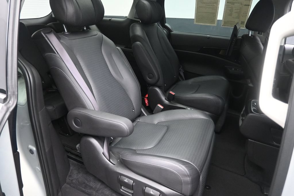 Used 2025 Kia Carnival SX Prestige FWD image 24