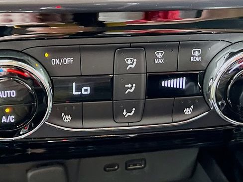 Used 2024 Chevrolet Trax ACTIV FWD image 18
