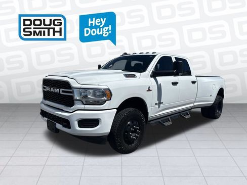 Used 2022 RAM 3500 Tradesman AWD/4WD image 3