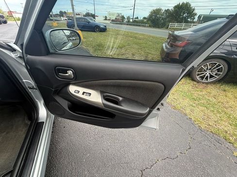 Used 2004 Nissan Sentra SE-R Spec V w/ Sunroof Pkg image 21