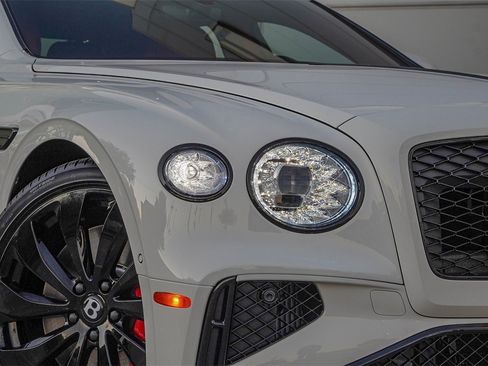 New 2026 Bentley Flying Spur Plug-In Hybrid image 4