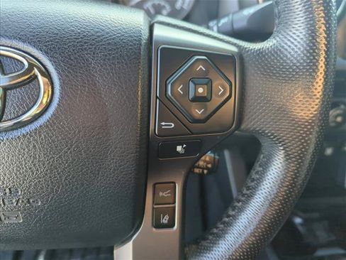 Used 2019 Toyota Tacoma TRD Sport AWD/4WD image 16