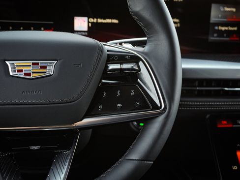 Used 2025 Cadillac Escalade V image 21