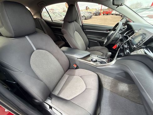 Used 2022 Toyota Camry LE image 14