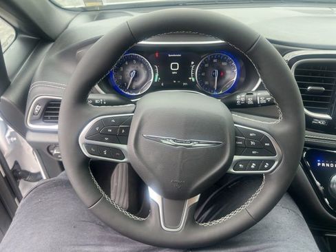 New 2026 Chrysler Pacifica Select image 20