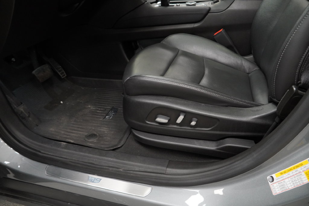 Certified 2023 Cadillac XT6 Premium Luxury AWD/4WD image 28