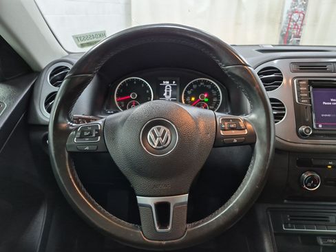 Used 2017 Volkswagen Tiguan Limited w/ Premium Package AWD/4WD image 19