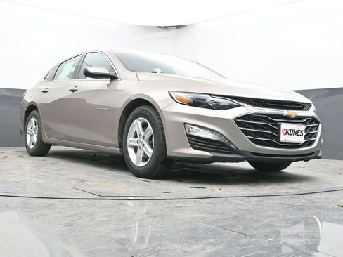 Used 2023 Chevrolet Malibu LT image 39