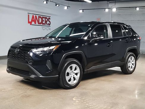Used 2025 Toyota RAV4 LE AWD/4WD image 3