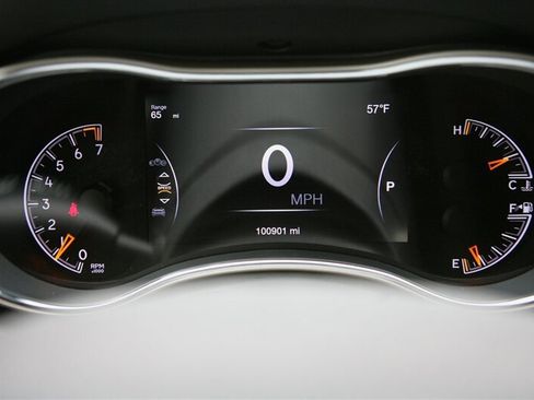 Used 2017 Jeep Grand Cherokee Laredo w/ Quick Order Package 23E image 24